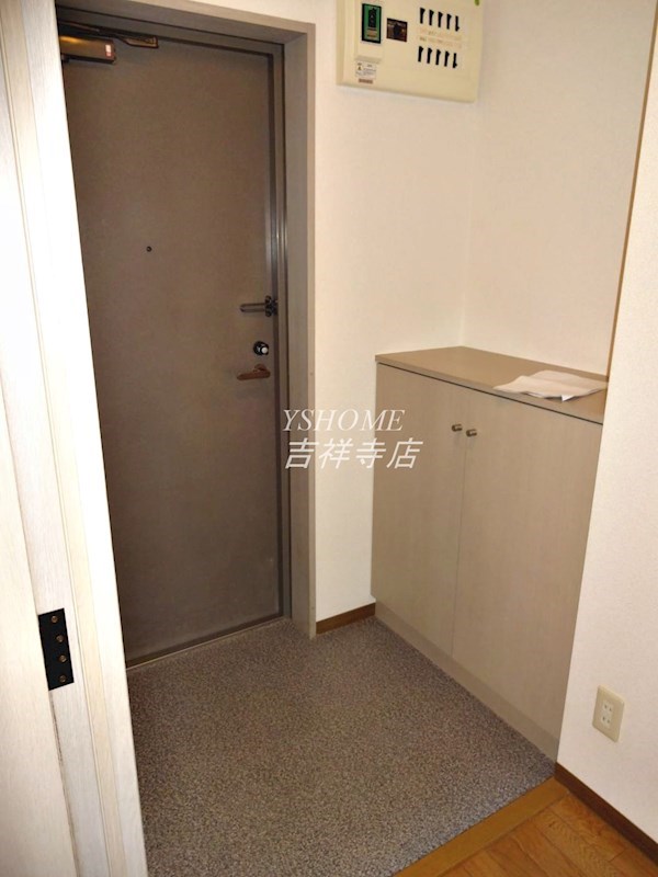 レジデンス武蔵野  玄関