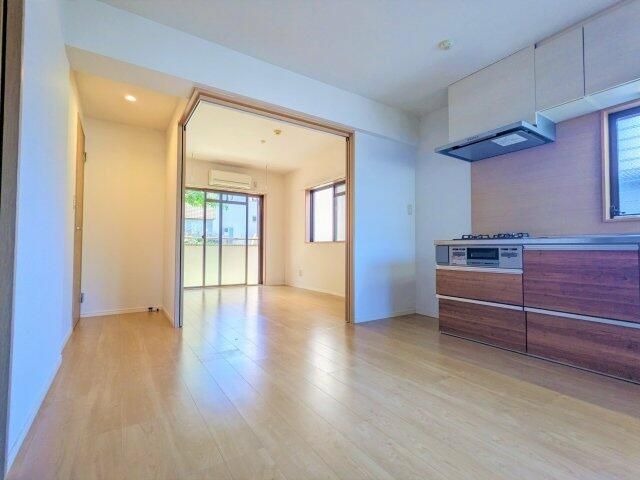 エマーレ国立 リビング