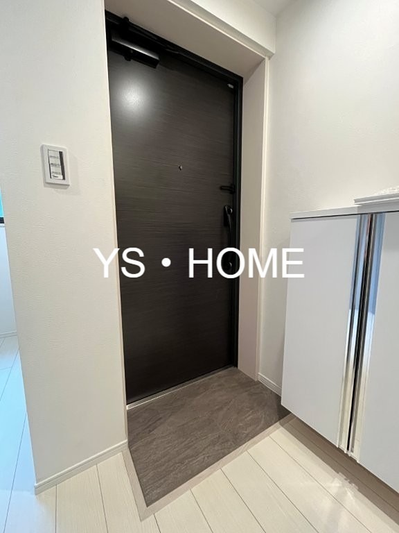 CICADA RESIDENCE OGIKUBO 玄関