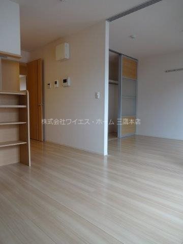 ルシード井の頭 リビング