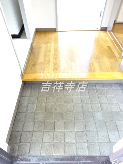 ジェネシス三鷹  玄関