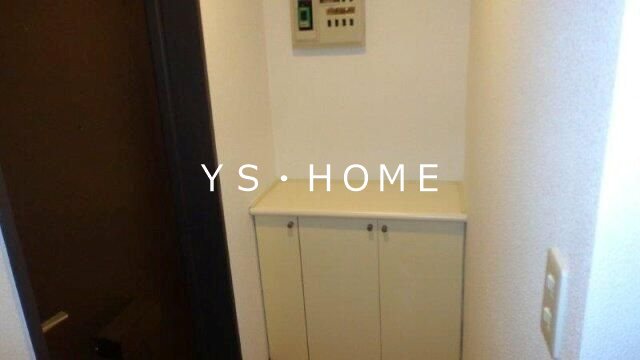 ハイネス今川 玄関