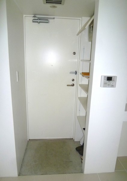 ラグゼナ東高円寺 玄関