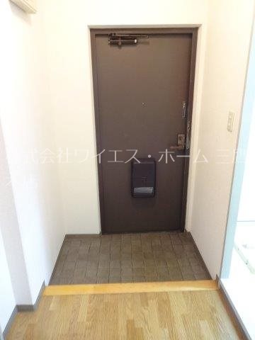 ジェネシス三鷹 玄関