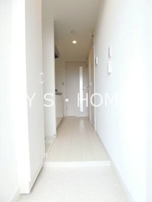 リブリ・虹 玄関