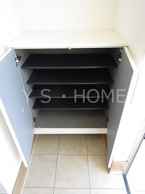 ラルジュ一ツ橋Ⅱ 玄関