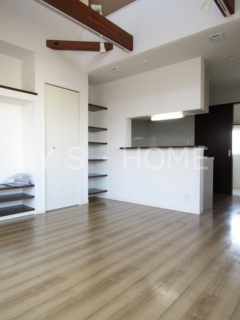 ラルジュ一ツ橋Ⅱ リビング