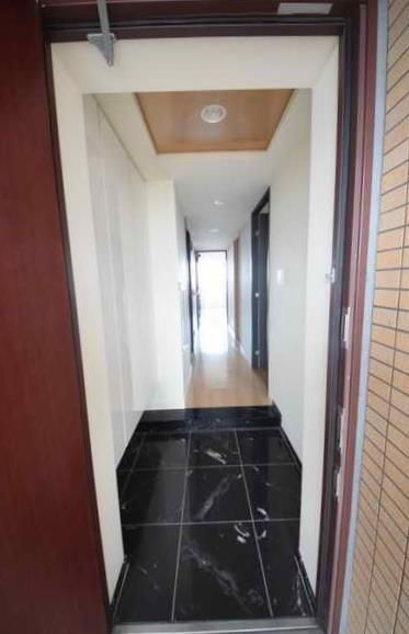 ライオンズステージ立川ラフィナタワー 玄関