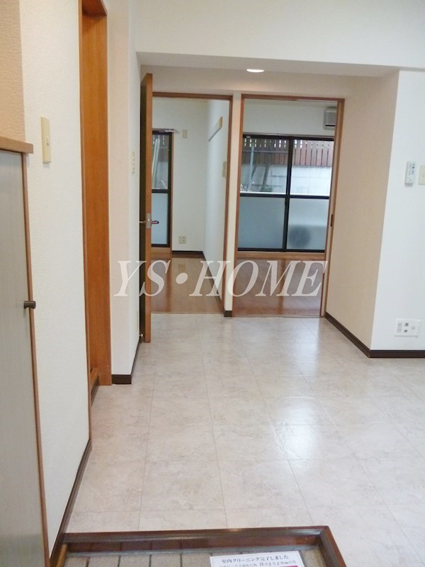 ル・プレジュール  玄関