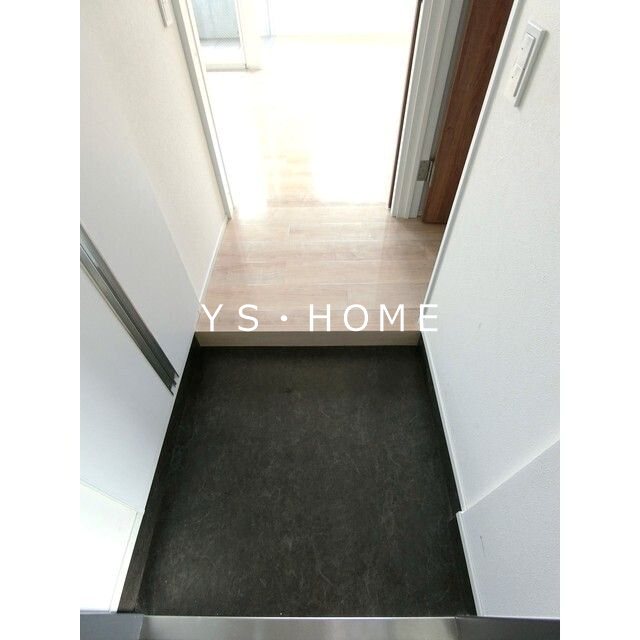 Cave de carre 玄関