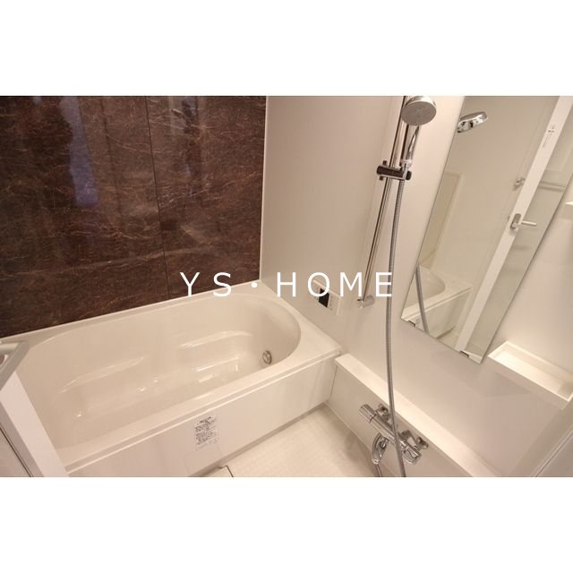 Cave de carre 風呂画像