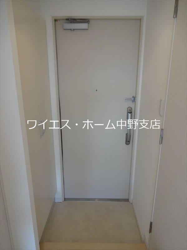 アイルズ東中野  玄関