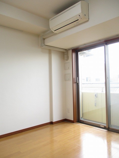 コーマ ディ ルッソ リビング