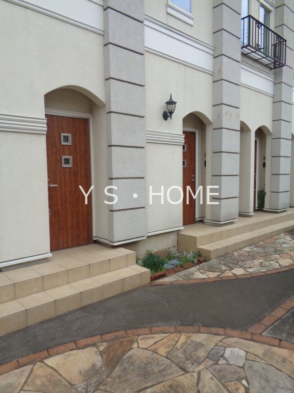 レ・ボザール 玄関