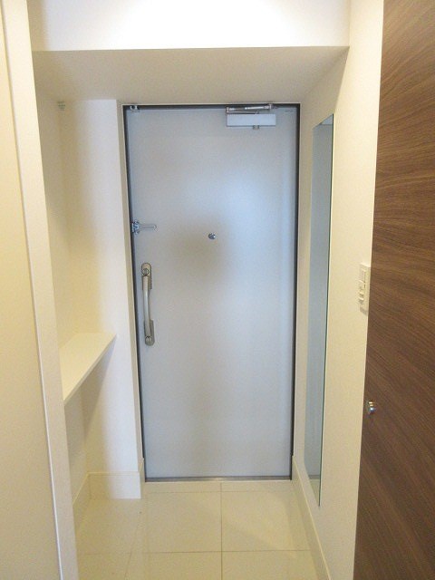 ラティエラ中野 玄関