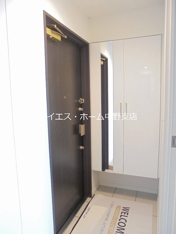 リベラーレ中野 玄関