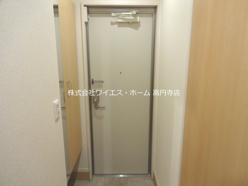 アゼリア上鷺 玄関