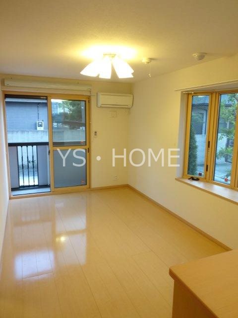 エレフセリア リビング