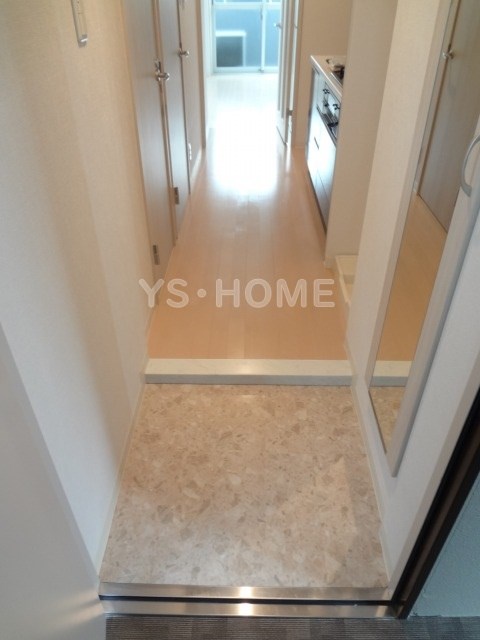 ロイヤルプレイス西荻窪 玄関