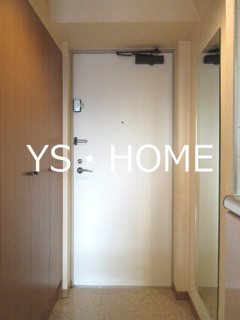 クレアシオン中野北  玄関