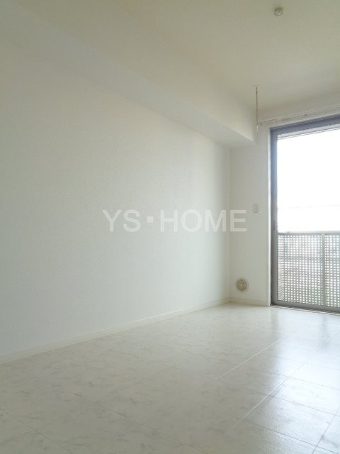 ペルショワール・ルリナ リビング