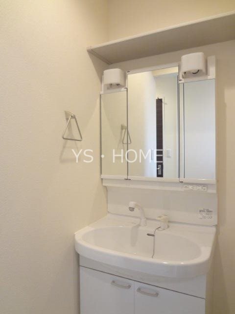 ペルショワール・ルリナ  その他1