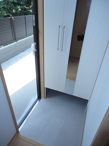 コート・フィオーレ 玄関