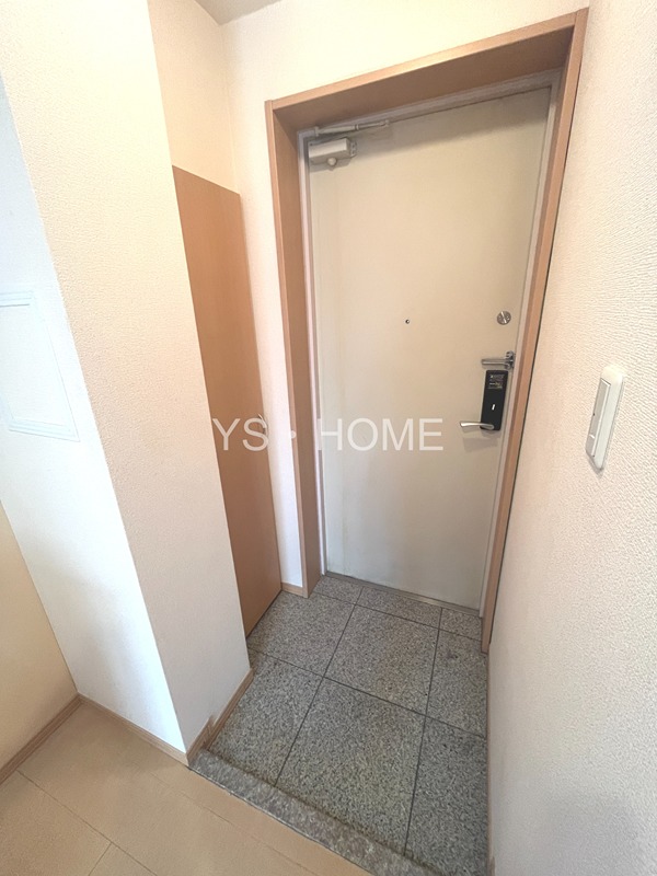 アルエンテ  玄関