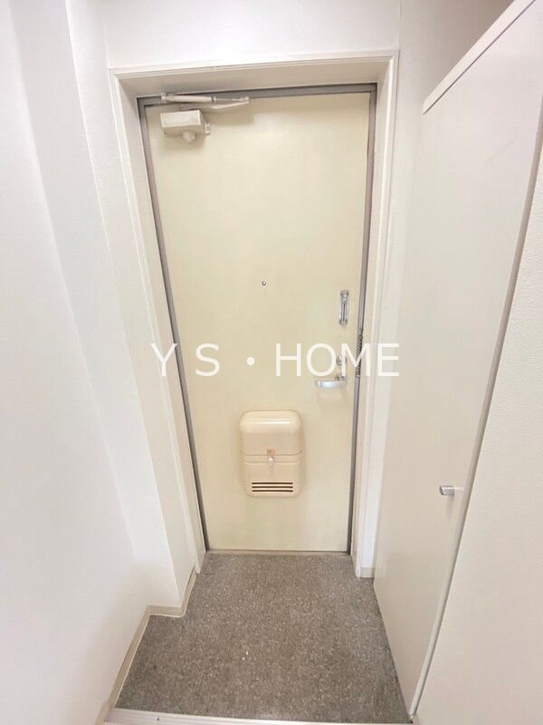 ニチエーイン国立 玄関