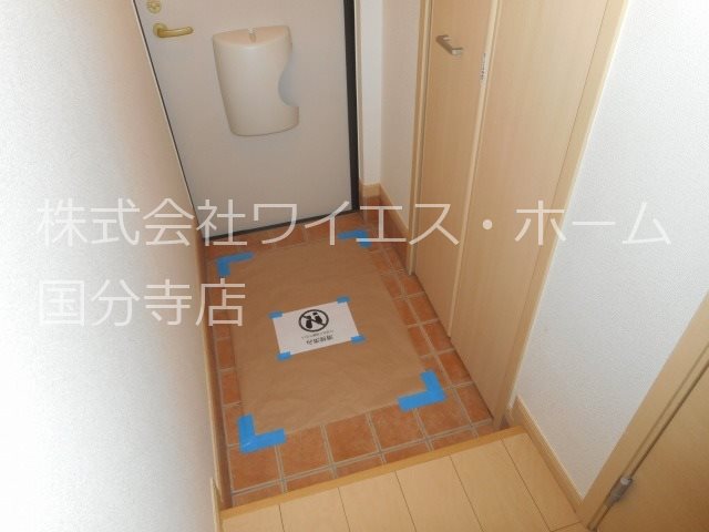 エム・クアトロ 玄関