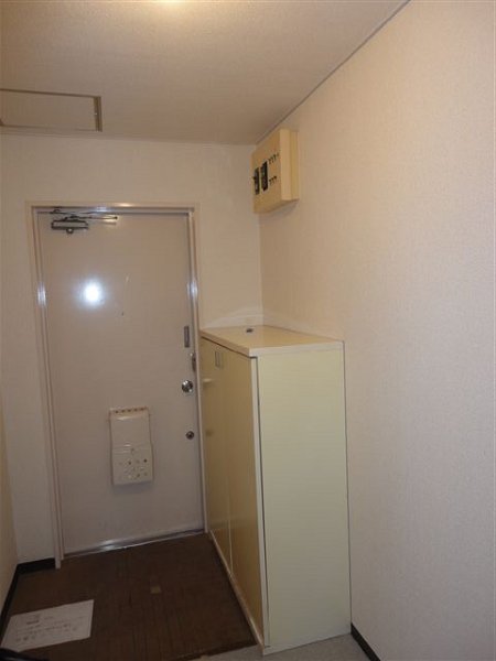 三鷹ロイヤルハイツ 玄関