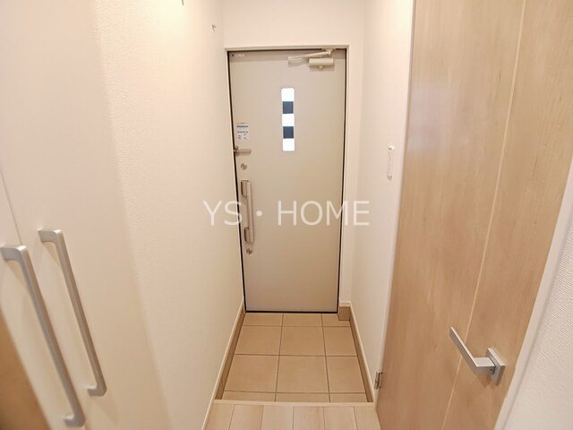 ブラバーⅠ 玄関