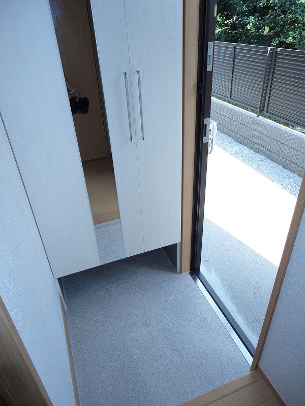 コート・フィオーレ 玄関