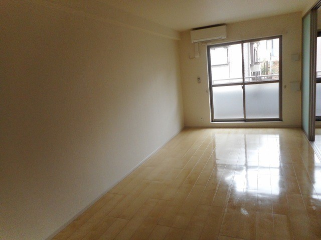 アベニール国立 リビング