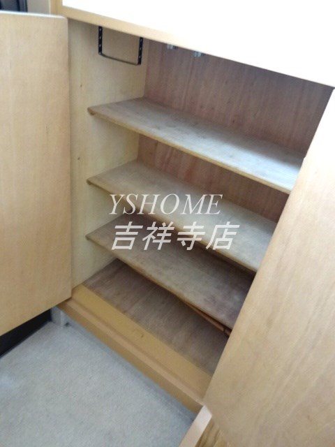 リェゾン井草 玄関