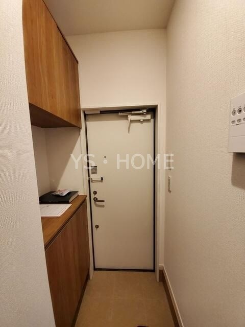 MJメゾンB棟 玄関