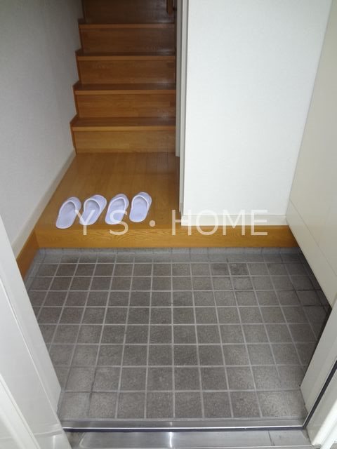 フローラ小金井 玄関