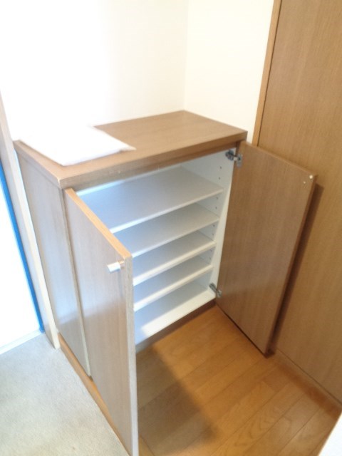 プラティーク三鷹  玄関