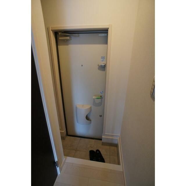 ルルナージェ 玄関