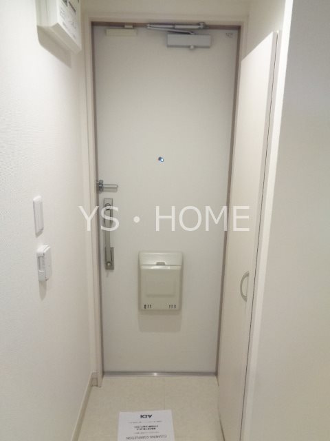 リブリ・カワセミ 玄関