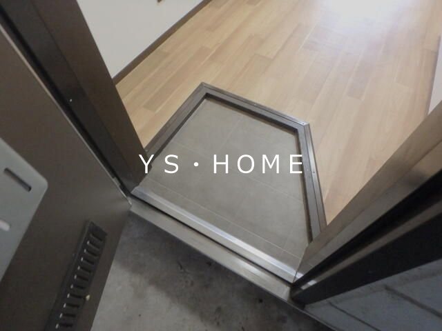 旭コンドミニアム 玄関