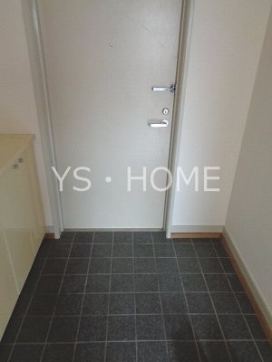 フレア三鷹 玄関