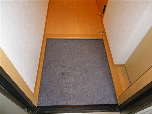 クレエ三鷹 玄関