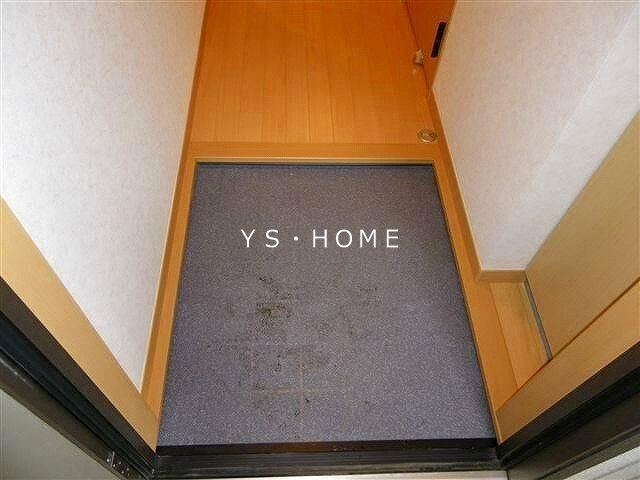 クレエ三鷹 玄関