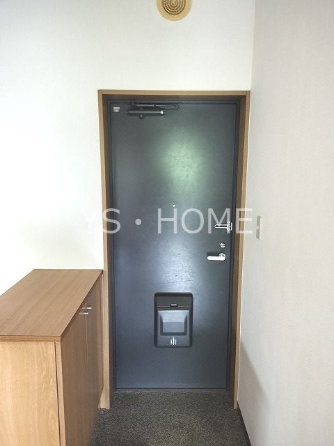 クレール小金井 玄関