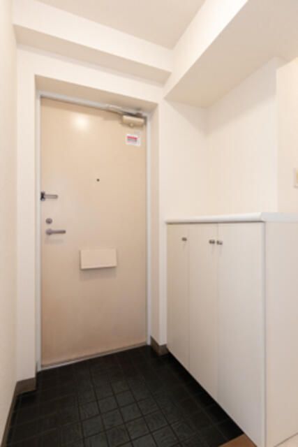 立川サニーコート 玄関