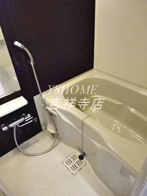 トラッセルズ 風呂画像