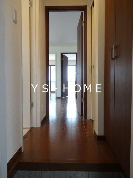 コンフェクセル 玄関