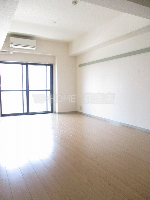 ニズニータワーハウス  リビング