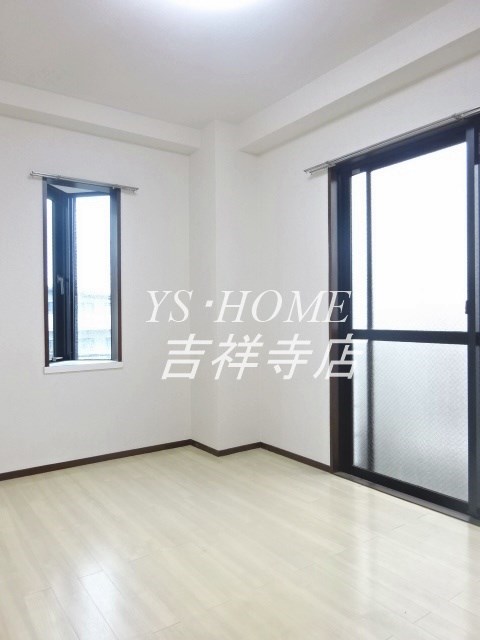 ホワイトヴィラE棟 ベッドルーム